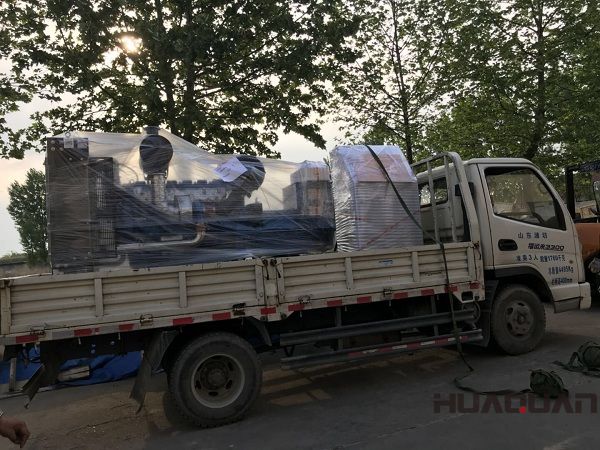 一臺(tái)200kw箱式四保護(hù)發(fā)電機(jī)組在5月27日順利發(fā)往廣東湛江吳川市