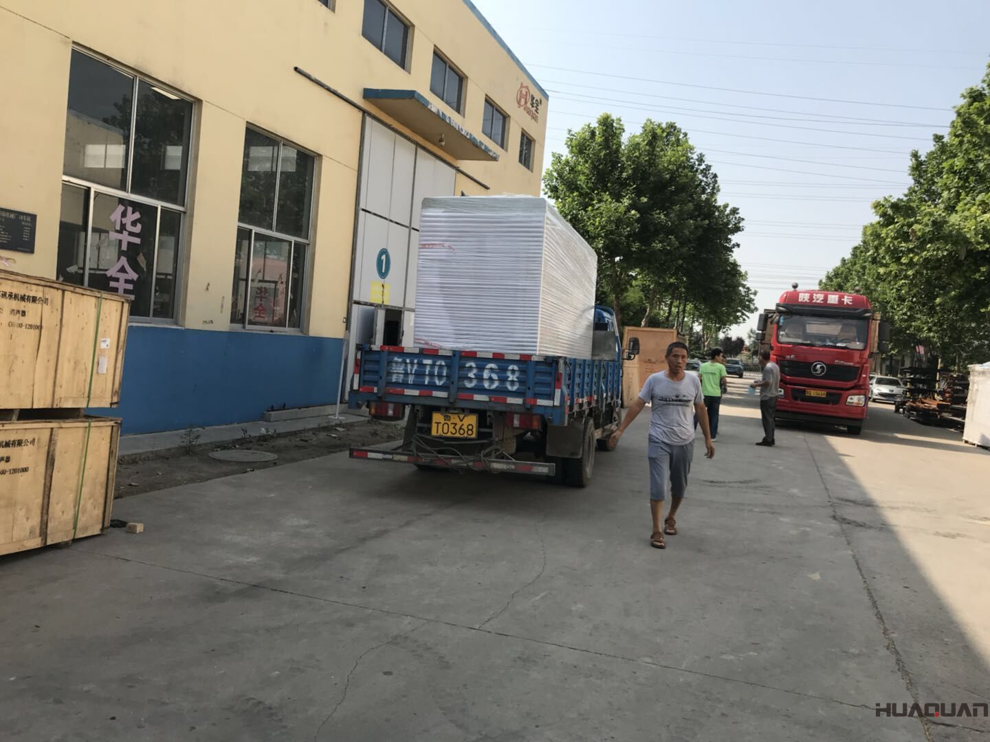 7月23號一臺HQKX400GF靜音型柴油發電機組發往河南