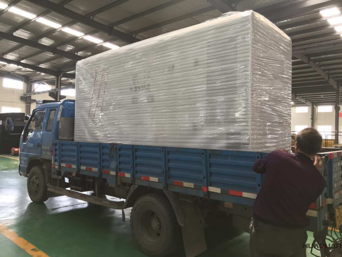 發貨了！9月8日一臺100kw靜音箱型柴油發電機組已發往廣東