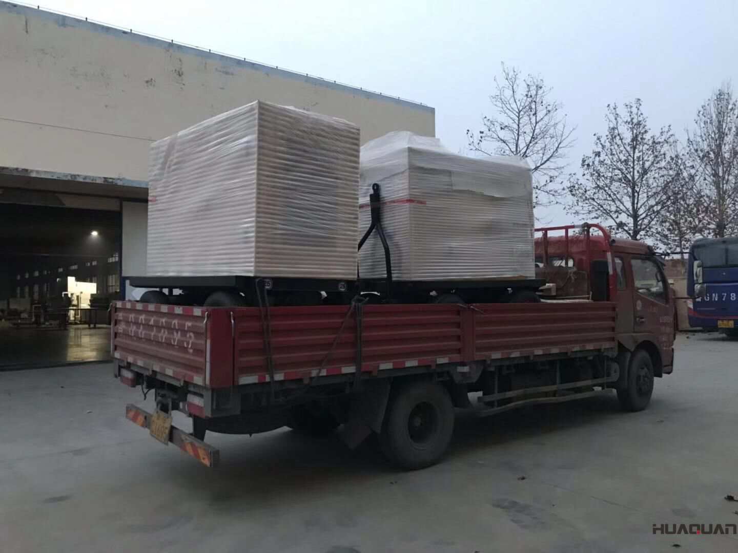 11月7日，山東馬先生從華全動力采購了兩臺10kw防雨棚柴油發電機組，現在已經順利發往目的地