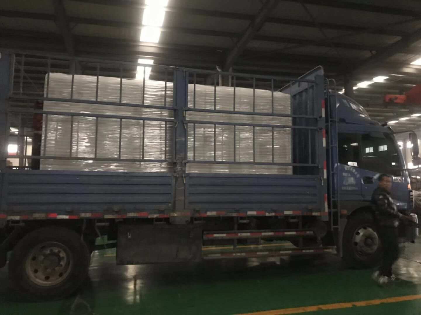 山東省姜先生從華全動(dòng)力采購(gòu)的300kw靜音箱柴油發(fā)電機(jī)組于1月10日順利發(fā)往目的地